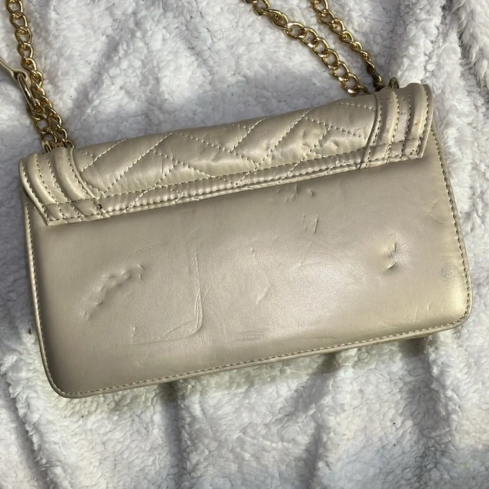 Gold BCBG Paris Chain Strap Crossbody Bag - Picture 4 of 10